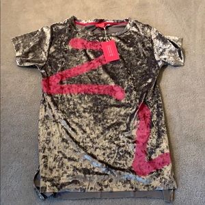 Long shirt H&M Zara Larsson’s collection